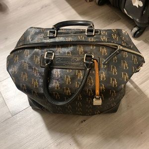 Dooney and bourke purse